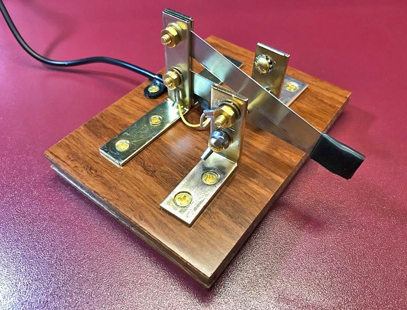 KM4AHP's Homebrew Cootie Key